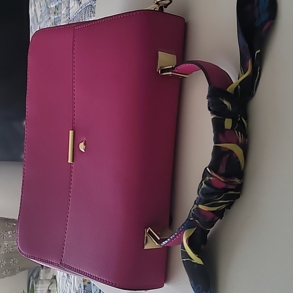 Elegant Pink Handbag - Picture 8 of 10